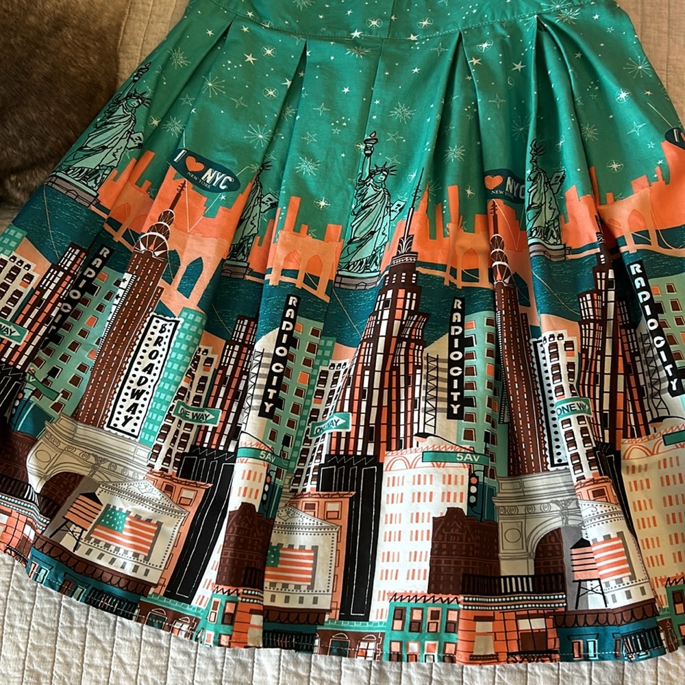 Dresstore Green NYC New York Skyline Landmark Pleated pinup retro Skirt L - Picture 12 of 12